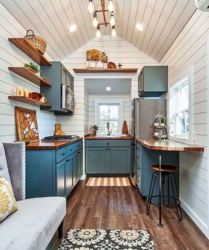 U-shaped kitchen