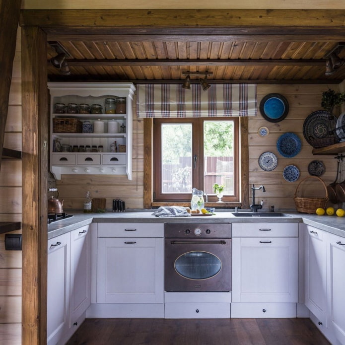 kitchen in the shape of the letter U