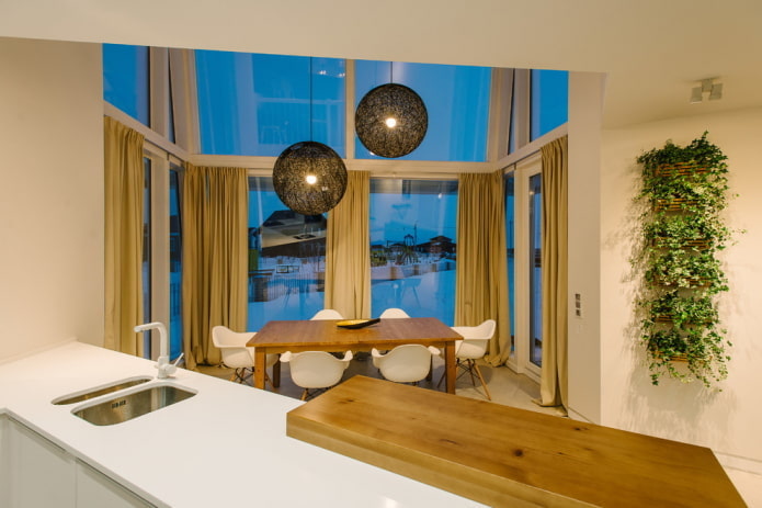 Ball-shaped lamps