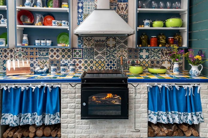 Crockery on open shelves