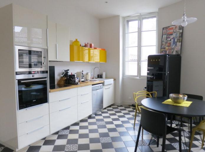 black and white floor in the kitchen