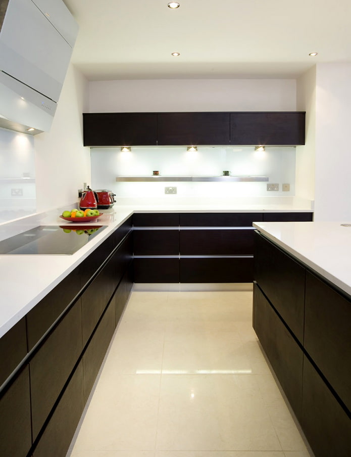 corner kitchen with island