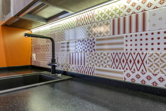 patterned boar tile