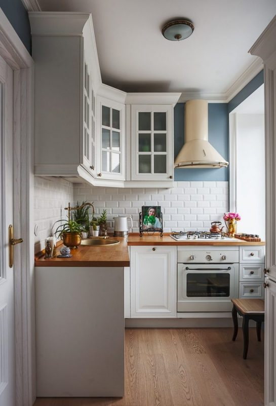 kitchen facades with glass