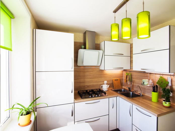 bright accents in the kitchen