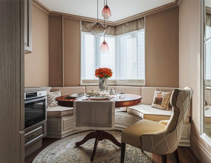 semi-circular dining area