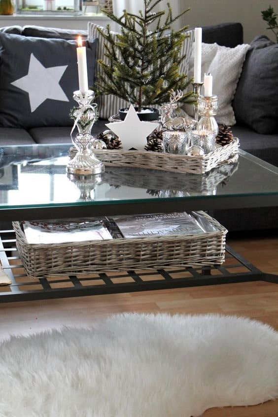 New Year's decor in the living room