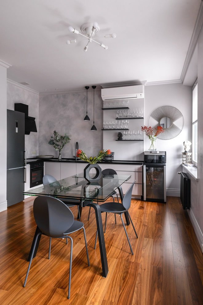 quartz vinyl tile imitating wood