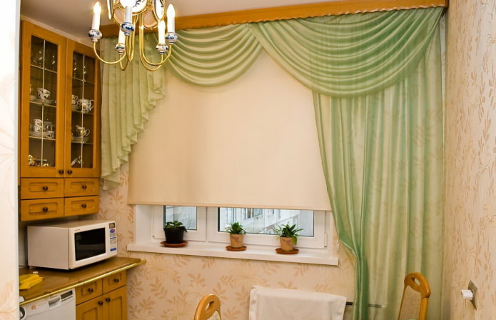 lambrequins in combination with roller blinds