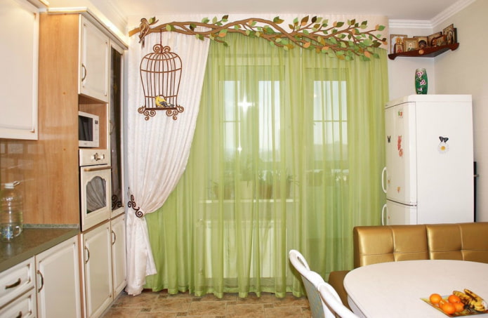 combination of lambrequin with curtain