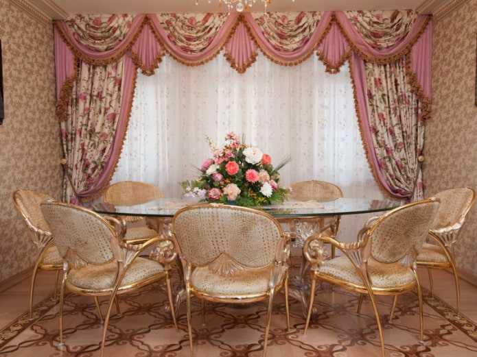 pink lambrequins in the interior