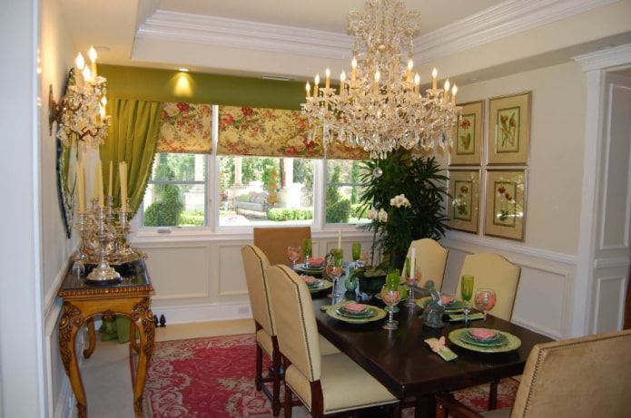 green lambrequin in the interior 