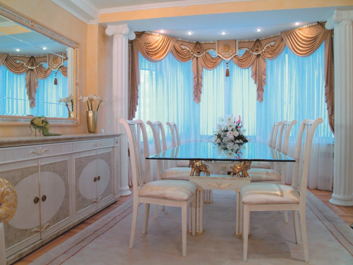 lambrequin tie in the interior