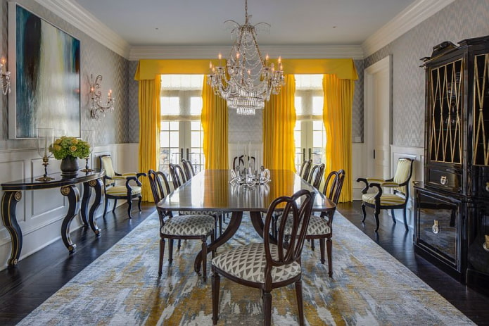 yellow lambrequins in the interior