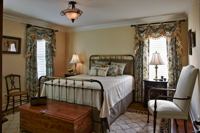 soft lambrequin in the bedroom