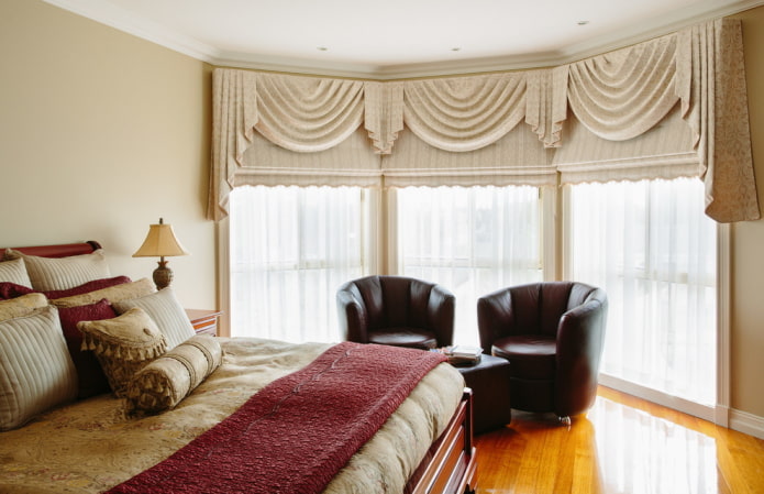 coquille lambrequin in the bedroom