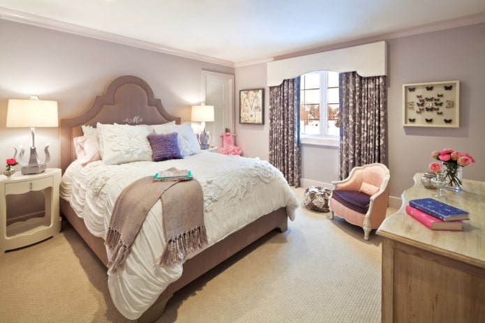 lambrequin bando in the bedroom interior