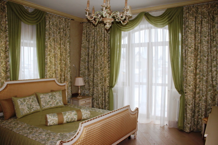 green lambrequins in the bedroom