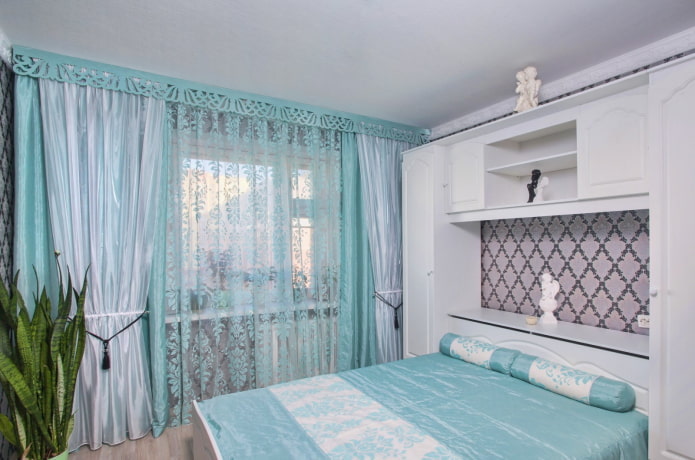 openwork lambrequin in the bedroom
