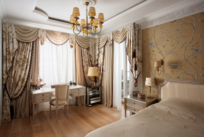 lambrequin cascade in the bedroom