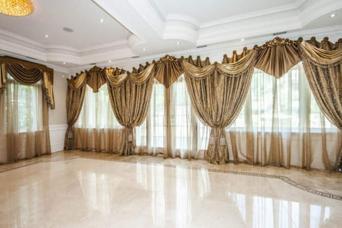 monochrome chill moldings and swags