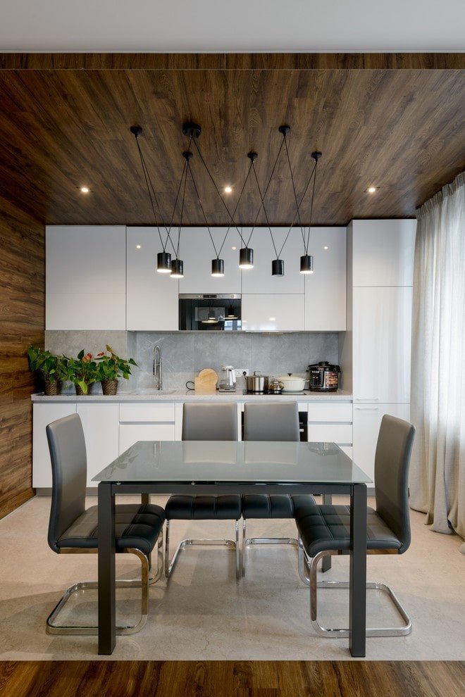 ceiling transitioning into wall made of laminate