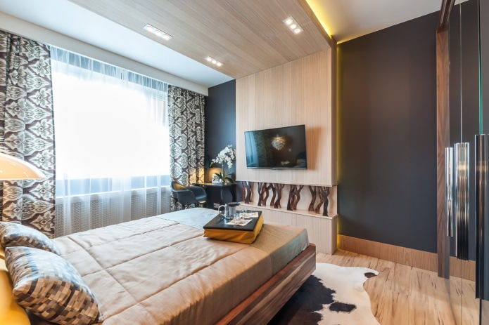 Laminate on the wall in the bedroom