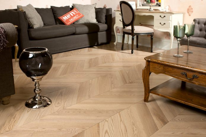 Laminate herringbone laying