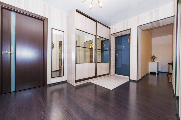 dark laminate in the hallway interior
