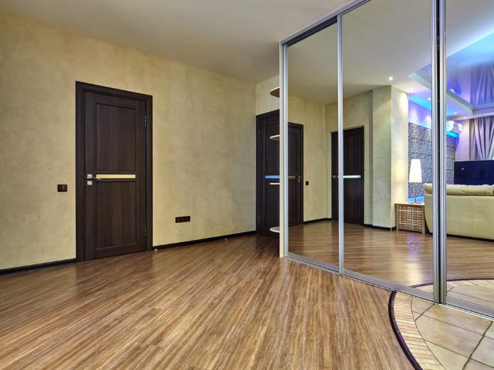 laminate in the hallway interior