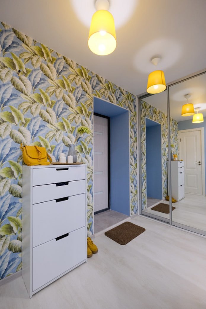 light laminate in the hallway