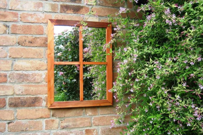 Fake window from a mirror