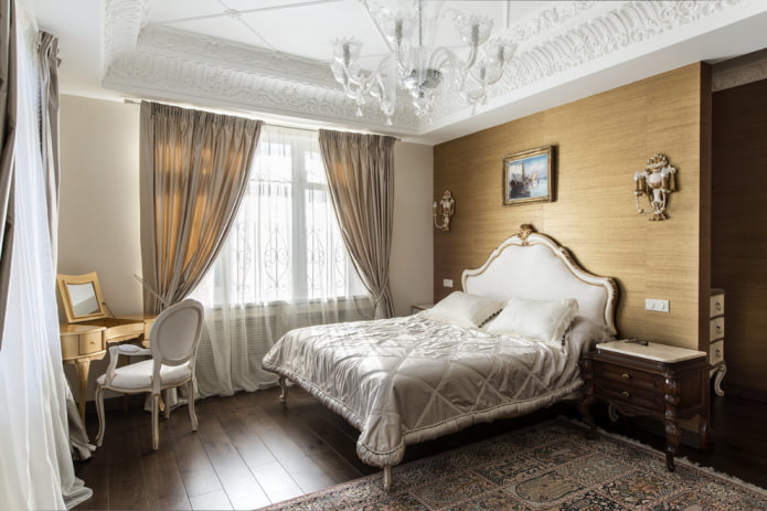 stucco cornice on the ceiling in interior