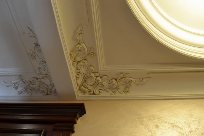 stucco corner fragments on the ceiling