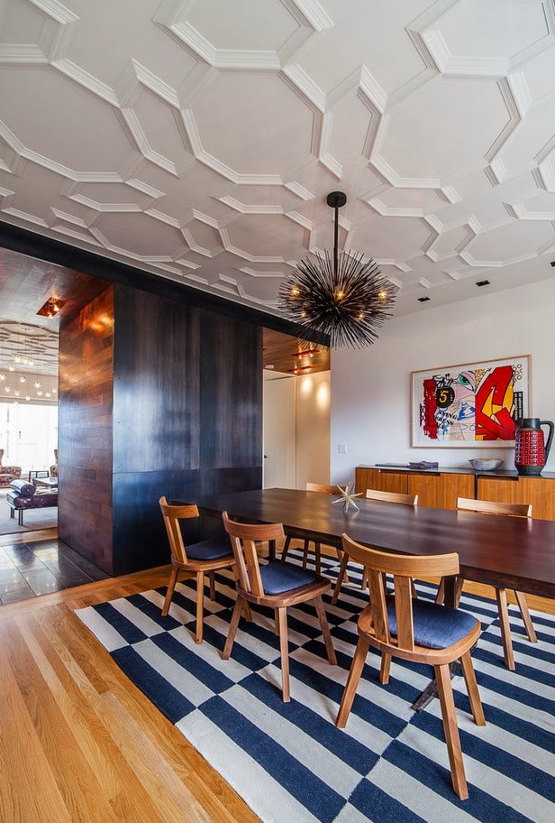 geometric stucco patterns on the ceiling