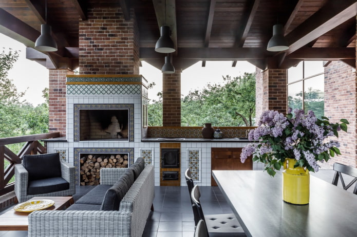 summer kitchen tiling