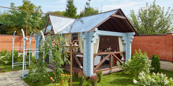 freestanding kitchen in the garden