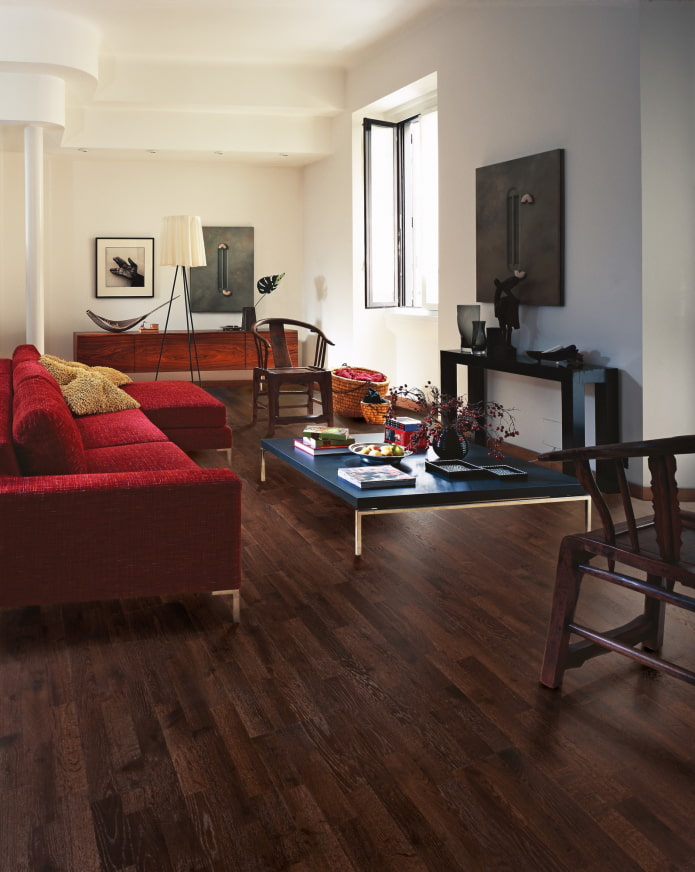 wenge-colored linoleum in the interior