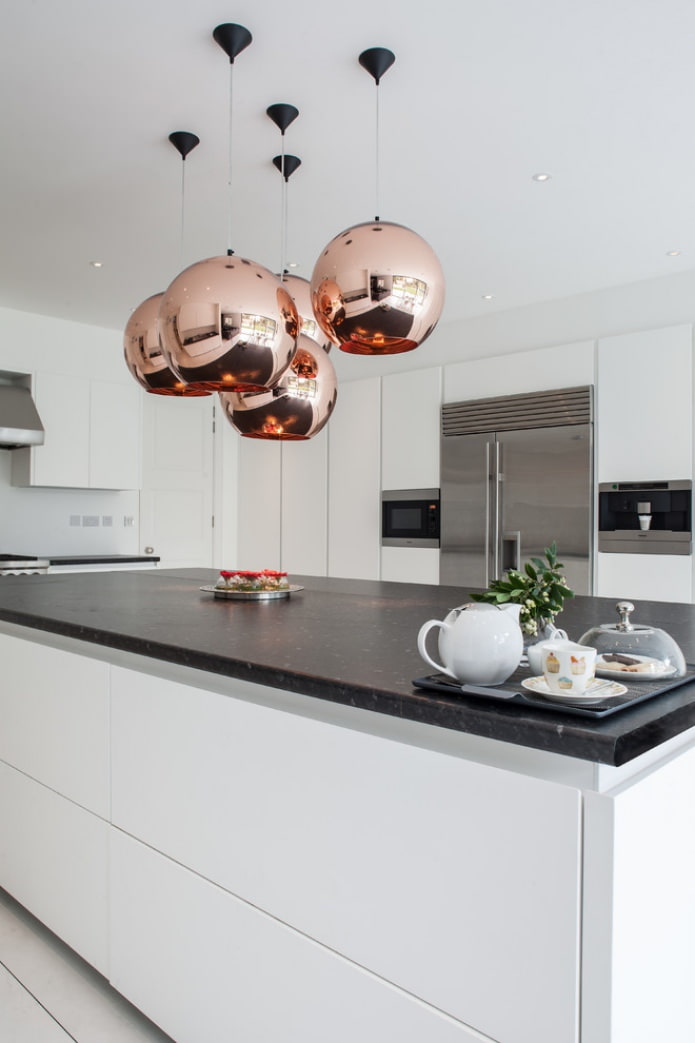 lighting in the kitchen in the form of pendants