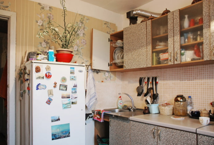 magnets in the kitchen