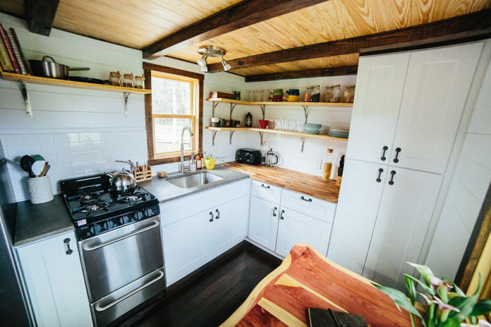 White country kitchen