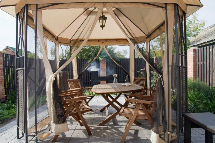 dining area in the gazebo