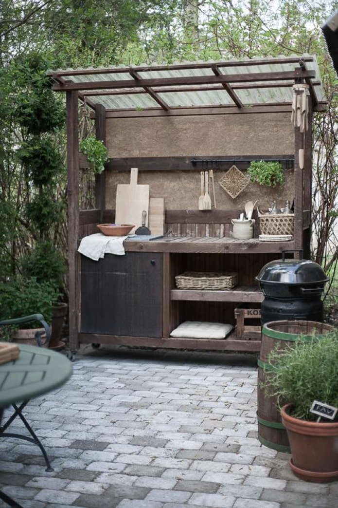 beautiful summer kitchen