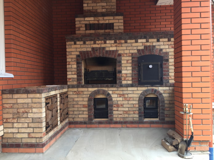 Brick barbecue