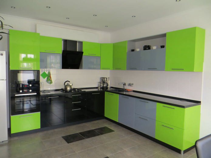 Laminated facades of kitchen units