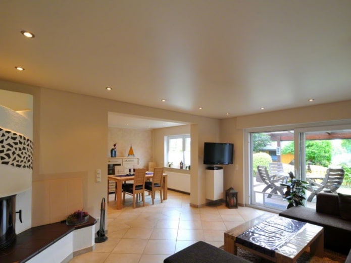 beige stretch ceiling in the interior