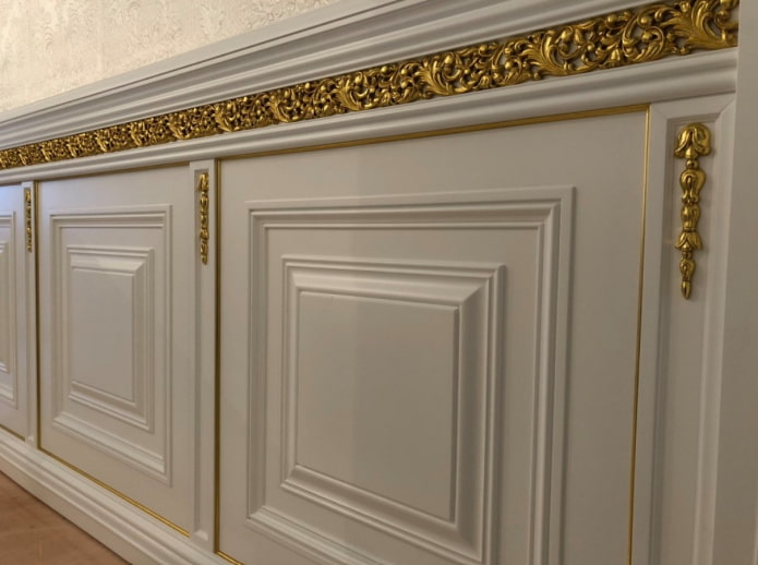 Classic wall decoration
