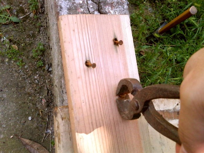 Nail puller