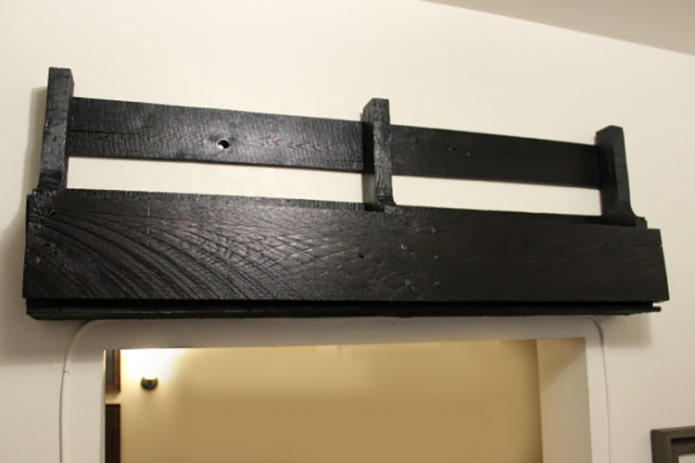 Ready-made shelf from a pallet