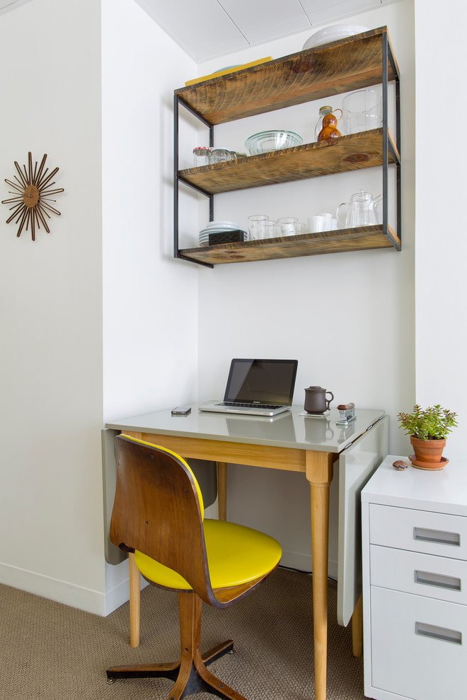 Table with wings on the sides